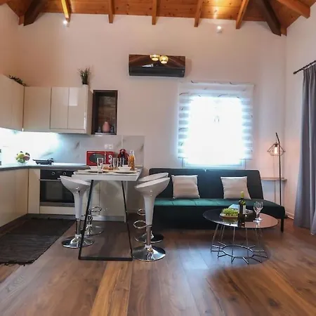 Vp & Lo 2 Apartment *